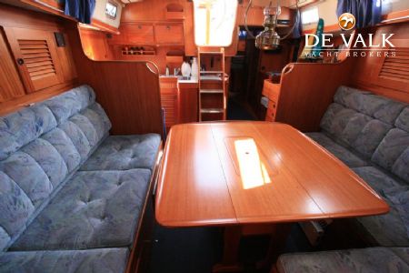HALLBERG RASSY 39