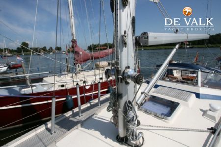 HALLBERG RASSY 39