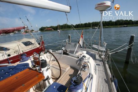 HALLBERG RASSY 39