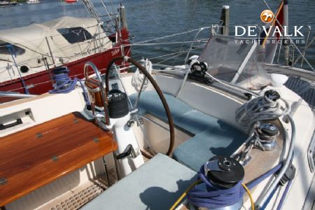 HALLBERG RASSY 39