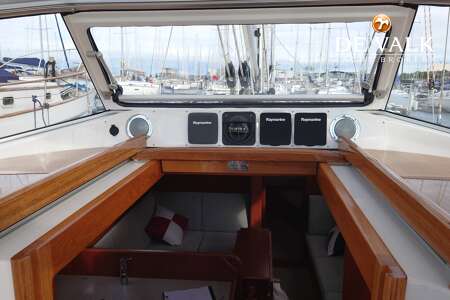 HALLBERG RASSY 412