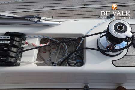 HALLBERG RASSY 412
