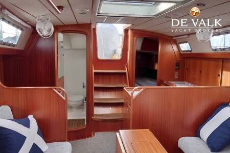 HALLBERG RASSY 412