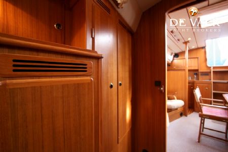 HALLBERG RASSY 42