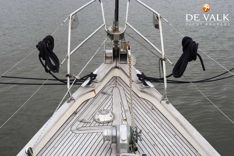 HALLBERG RASSY 42 E