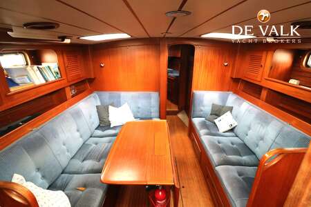 HALLBERG RASSY 42 E