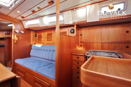HALLBERG RASSY 42 F