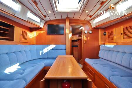 HALLBERG RASSY 42 F
