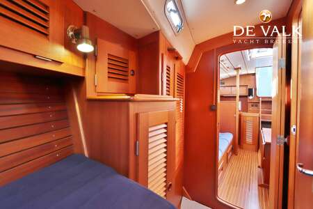 HALLBERG RASSY 42 F