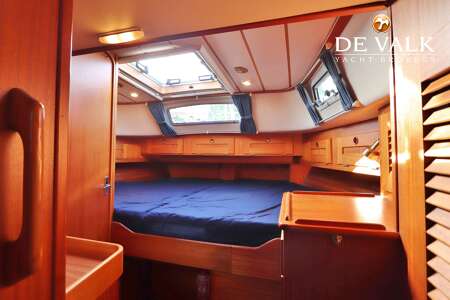 HALLBERG RASSY 42 F