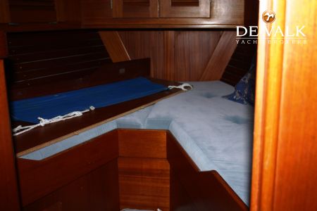 HALLBERG RASSY 45