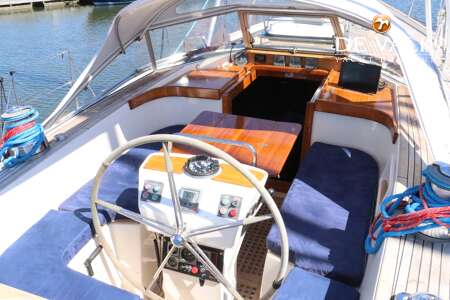 HALLBERG RASSY 46