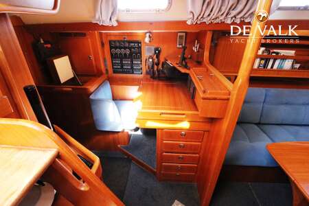 HALLBERG RASSY 46