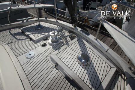 HALLBERG RASSY 49