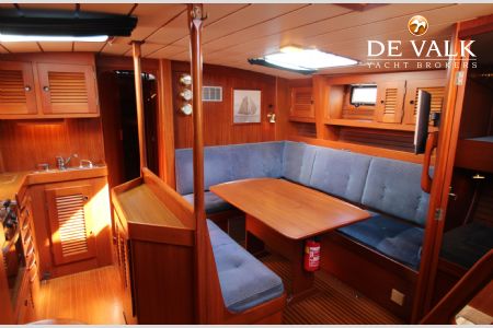 HALLBERG RASSY 49