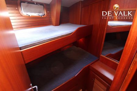 HALLBERG RASSY 49