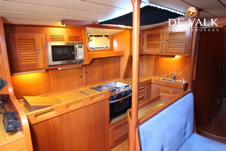 HALLBERG RASSY 49