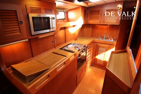 HALLBERG RASSY 49