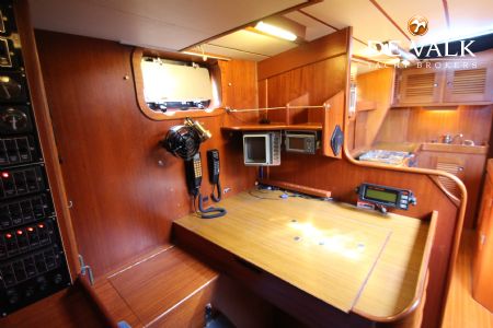 HALLBERG RASSY 49