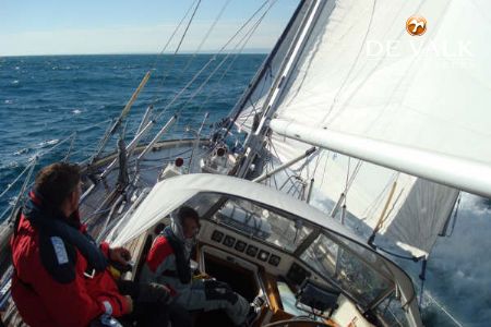 HALLBERG RASSY 49