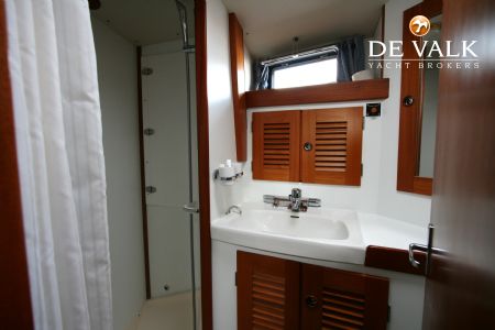 HALLBERG RASSY 49