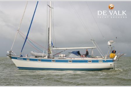 HALLBERG RASSY 49