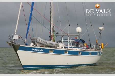 HALLBERG RASSY 49