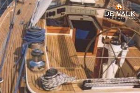 HALLBERG RASSY 49