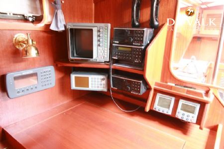 HALLBERG RASSY 49