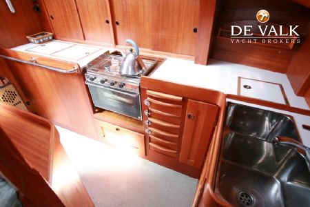 HALLBERG RASSY 49