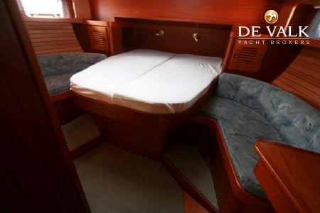 HALLBERG RASSY 49