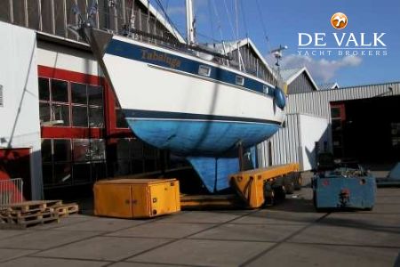 HALLBERG RASSY 49