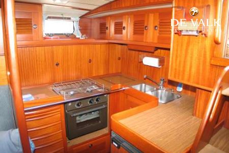 HALLBERG RASSY 49