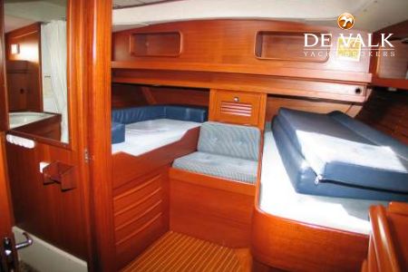 HALLBERG RASSY 49