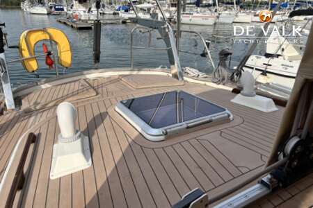 HALLBERG RASSY 49