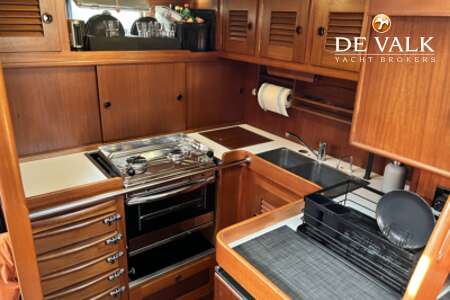 HALLBERG RASSY 49