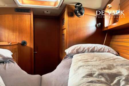 HALLBERG RASSY 49