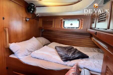 HALLBERG RASSY 49