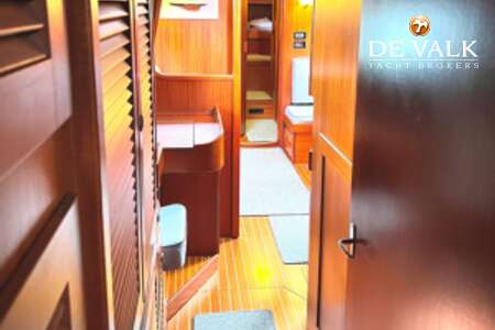 HALLBERG RASSY 49