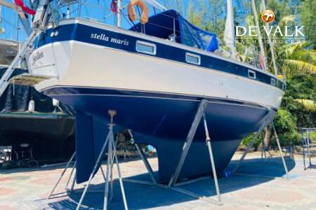 HALLBERG RASSY 49