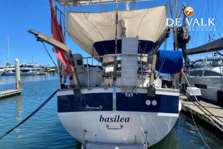 HALLBERG RASSY 49