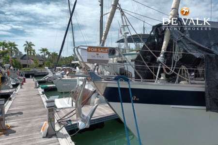 HALLBERG RASSY 49
