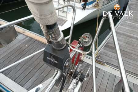 HALLBERG RASSY 49