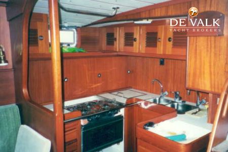 HALLBERG RASSY 49