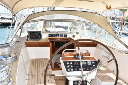 HALLBERG RASSY 53