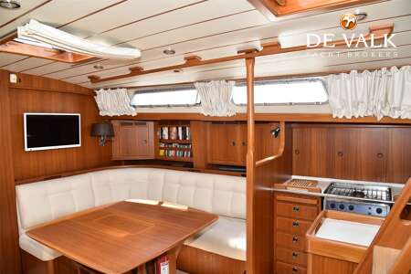 HALLBERG RASSY 53