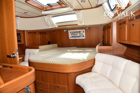 HALLBERG RASSY 53