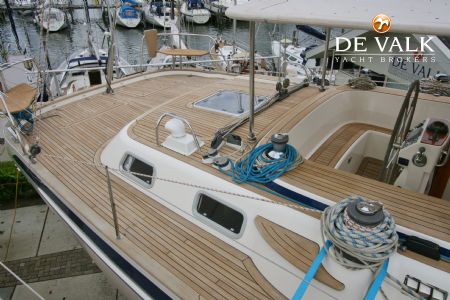 HALLBERG RASSY 54