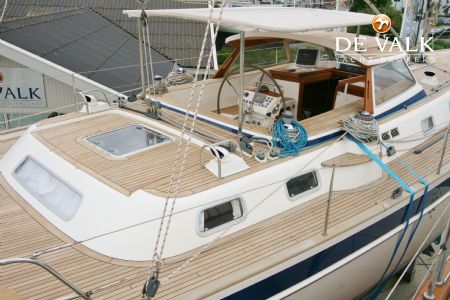 HALLBERG RASSY 54