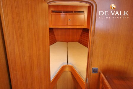 HALLBERG RASSY 54